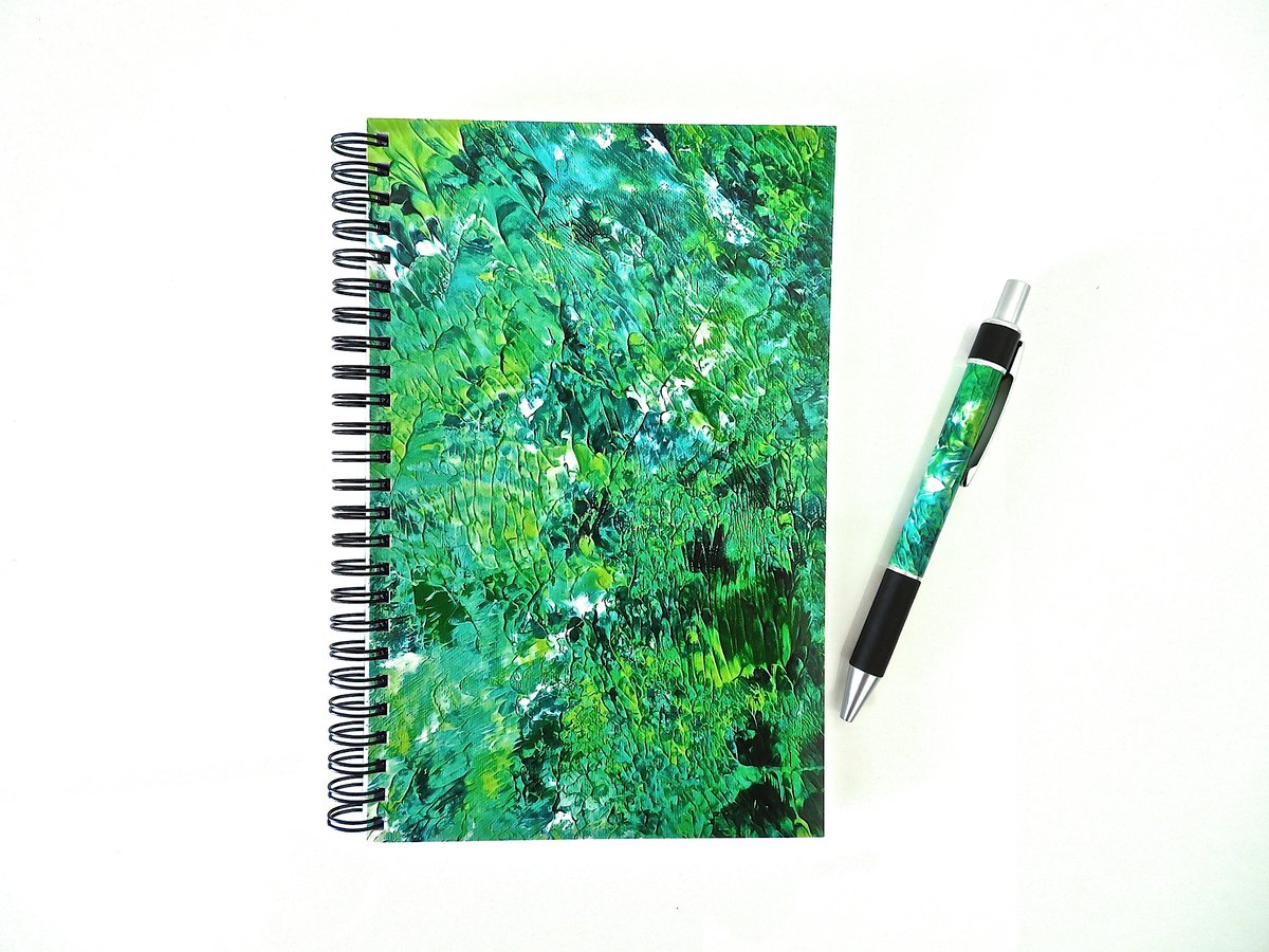 My beautiful green notebook &amp; pen set would make a really unique Christmas gift as it features my own artwork!🎄🎨🎄check it out here in my Etsy shop! etsy.com/uk/listing/687… #scottishbloggers #ukbloggers #fbloggers