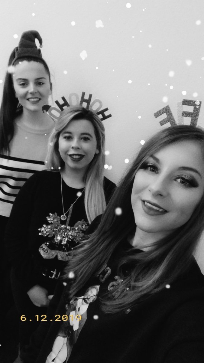 CountyProp's tweet image. It`s beginning to look a lot like Christmas this morning in the CPS Office with some help from the little elf's @Perthshireprop  #countyprop  #festiveseason #FestiveFriday #festivefun  #Stars  #ChristmasTree #Christmastime #Christmas2019 #ChristmasCountdown #ChristmasIsComing