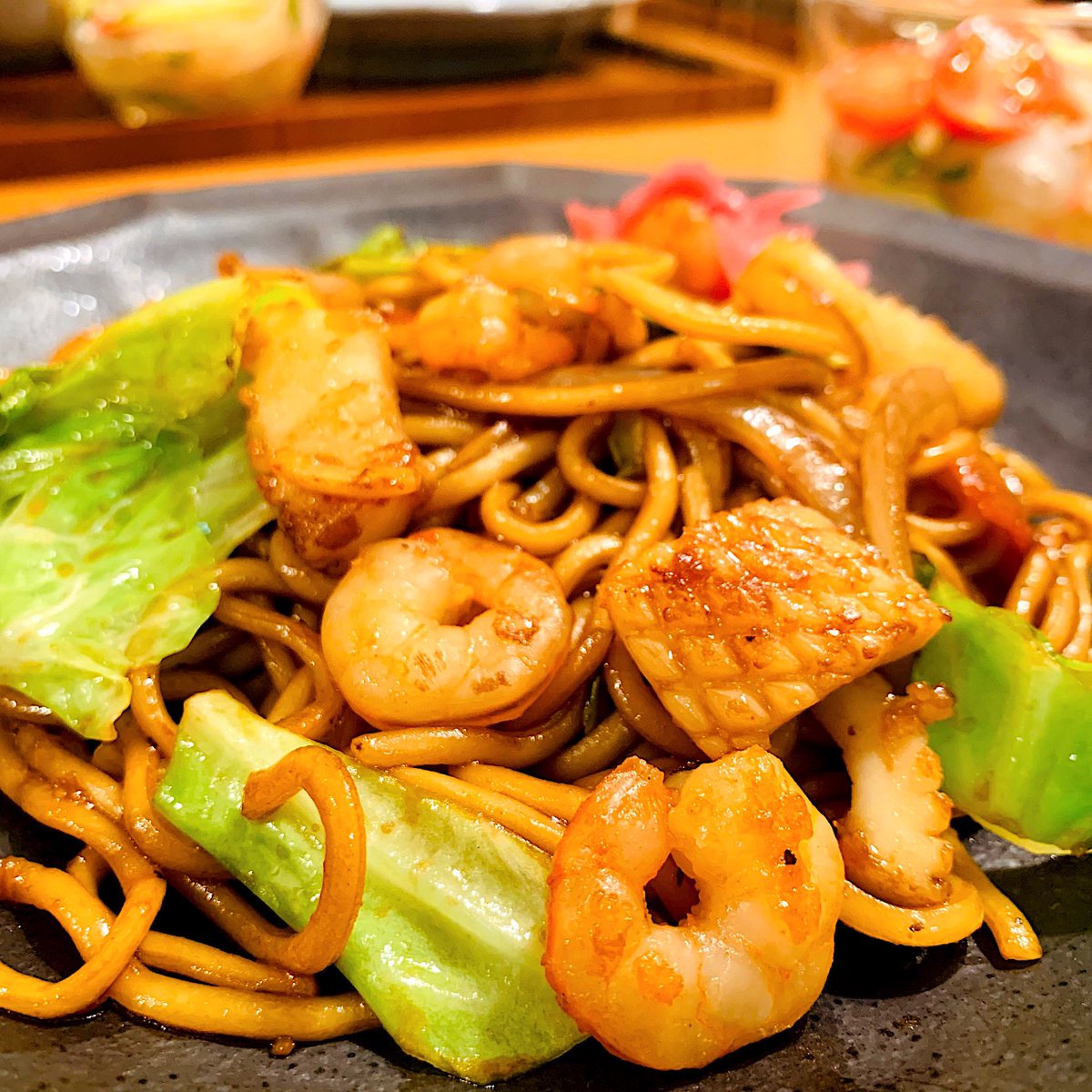 あお 我が家の晩ごはん シーフード焼きそば マロニー酢の物 野菜スープ やっと1週間終わったーー ˆoˆ 簡単にパパッと晩ごはん 小さな海老とイカで焼きそば 赤梅酢で漬けた手作り紅生姜 赤紫蘇の自然の色 手作り紅生姜 シーフード