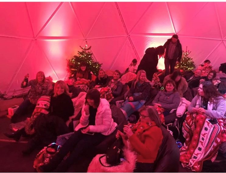 Tracy and friends (Instagram: @sourdoughladycupcake) enjoying much merriment inside our igloo cinema! ☃️ Book now at whereisthenomad.com
#christmaslondon #popupcinema