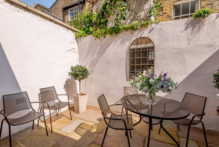 StruttsChelsea's tweet image. SOLD - Yes, another fantastic deal for Chelsea SW3!!
#decemberdeals #chelseasw3 #sold #home #wearenotdoneyet #propertyoftheweek