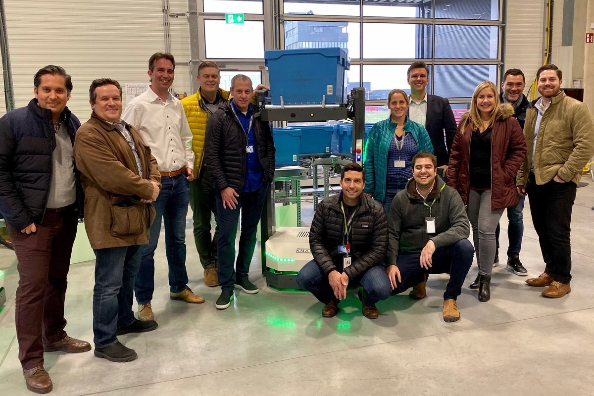 KNAPP_AG_de's tweet image. Yesterday the Takeoff team visited us to test our new generation of Open Shuttles. These autonomous mobile robots will take important tasks in their Micro Fullfillment Centers. We are looking forward to a good cooperation!
#makingcomplexitysimple #OpenShuttle #AMR #MFC