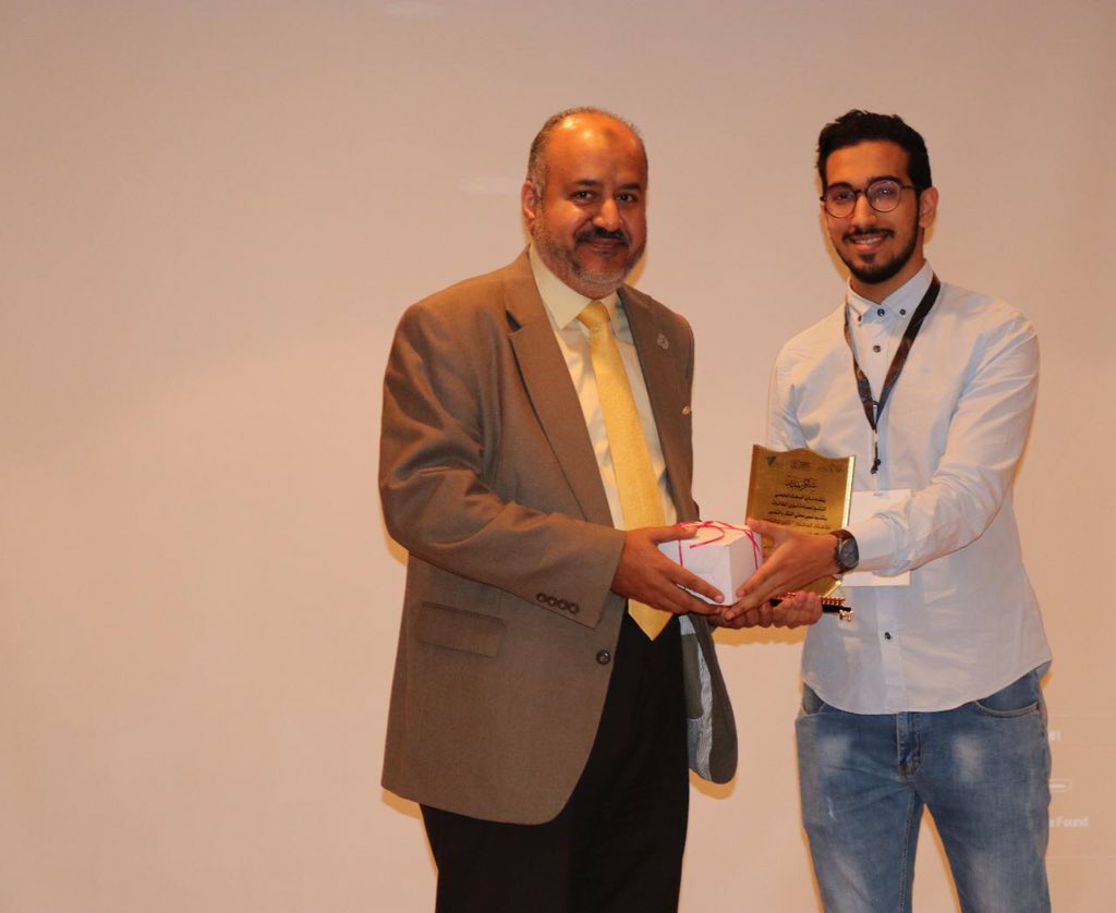 SRCTU2016's tweet photo. يتقدم نادي البحث العلمي بشكر و تقدير كلاً من أ.د.تامر حفناوي و د.سبأ قاسم و د.هاني فاضل من كلية الأسنان على مناظرتهم و التي كانت بعنوان "تصميم الدراسة البحثية" 🙏🏼 https://t.co/rJEKY9Afzr