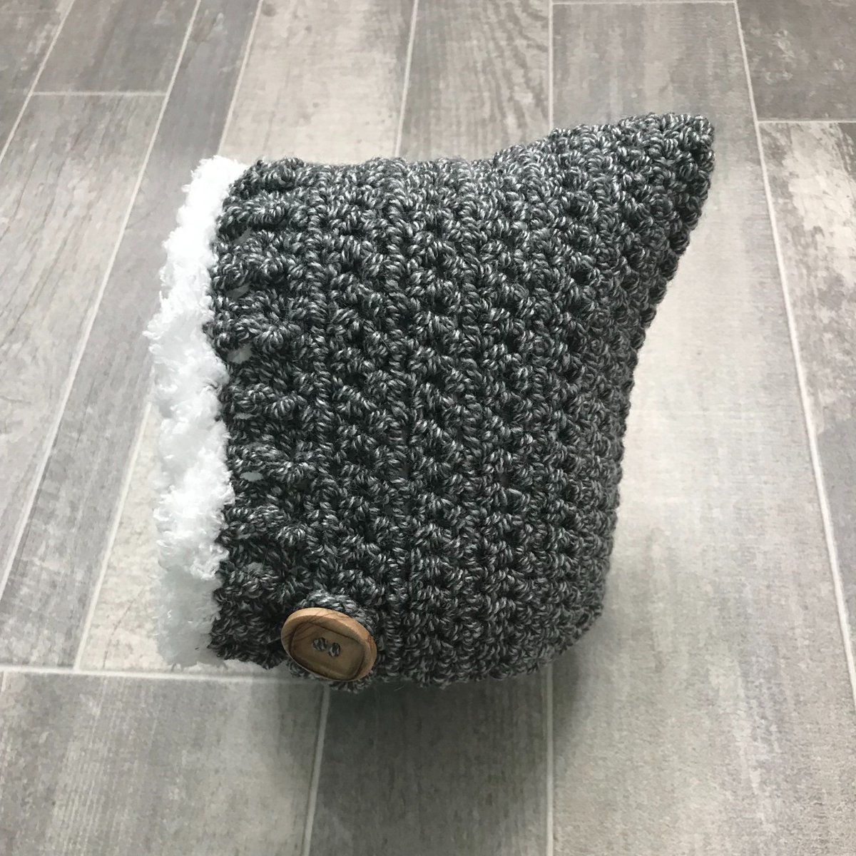 DapperDia's tweet photo. These cute pixie style bonnets are warm as well as adorable on those little heads!  https://t.co/EcAuJ7s7EP #etsy #handmade #crochet #crochetedbonnets #wintergloves #pixiehat #pixiebonnet #hat #toboggan #beanie https://t.co/L7V6z1R2Tr