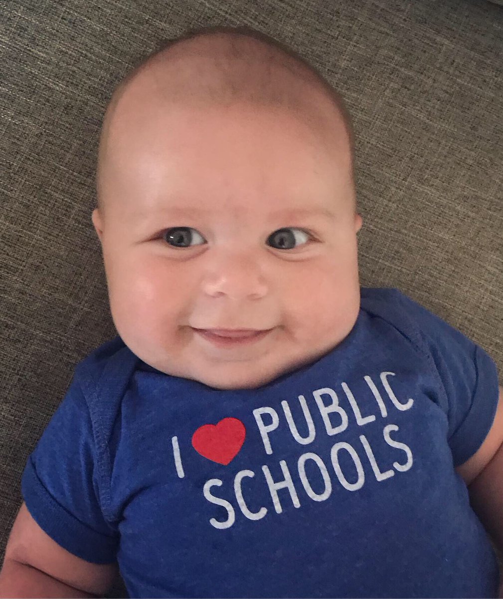 PegBelt's tweet photo. Feel the ❤️ Fridays! #welovepublicschools #ilovepublicschools #Bringbacksummerweather ☀️ https://t.co/sgYu2W23iG