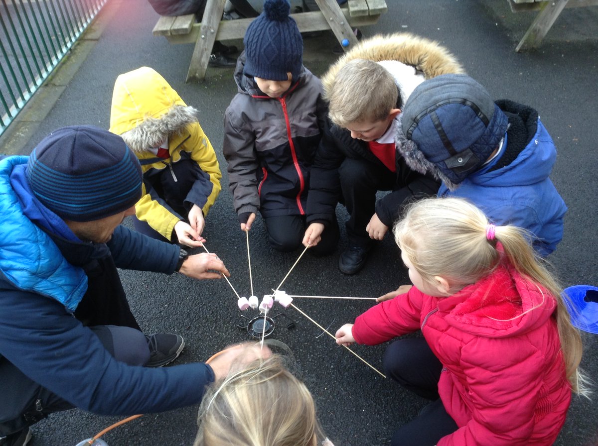 missblandfalla's tweet photo. We had an amazing morning toasting marshmallows, drinking hot chocolate and singing Christmas Carols with @boutdoorsltd @Miss_Carr_Falla @FallaParkSchool https://t.co/xClP9PzVEh