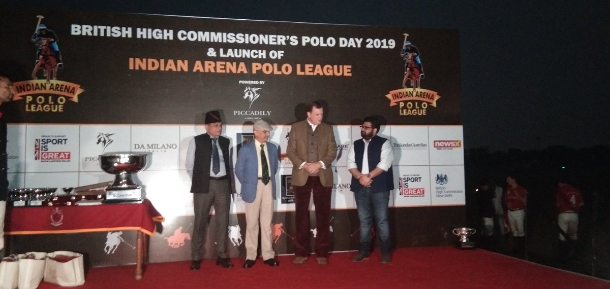 NewsX's tweet photo. Indian Arena Polo League: Indian Army Polo and Hackett British Polo teams were honored in the post match ceremony by India Army Vice Chief Manoj Mukund Naravane
#IndianarenaPoloLeague #itspolotime #poloforthecup @Inkhabar @Kartikeya_iTV @adgpi https://t.co/3Gvb9xKB3J