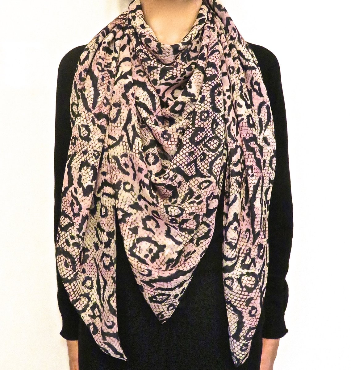 My camel coloured animal print scarf is bang on trend this season &amp; so cool😍It would make a special Christmas gift because it features my own original artwork!🎨🎄🎨Check it out in my Etsy shop now! etsy.com/uk/listing/736… #scottishbloggers #ukbloggers #fbloggers