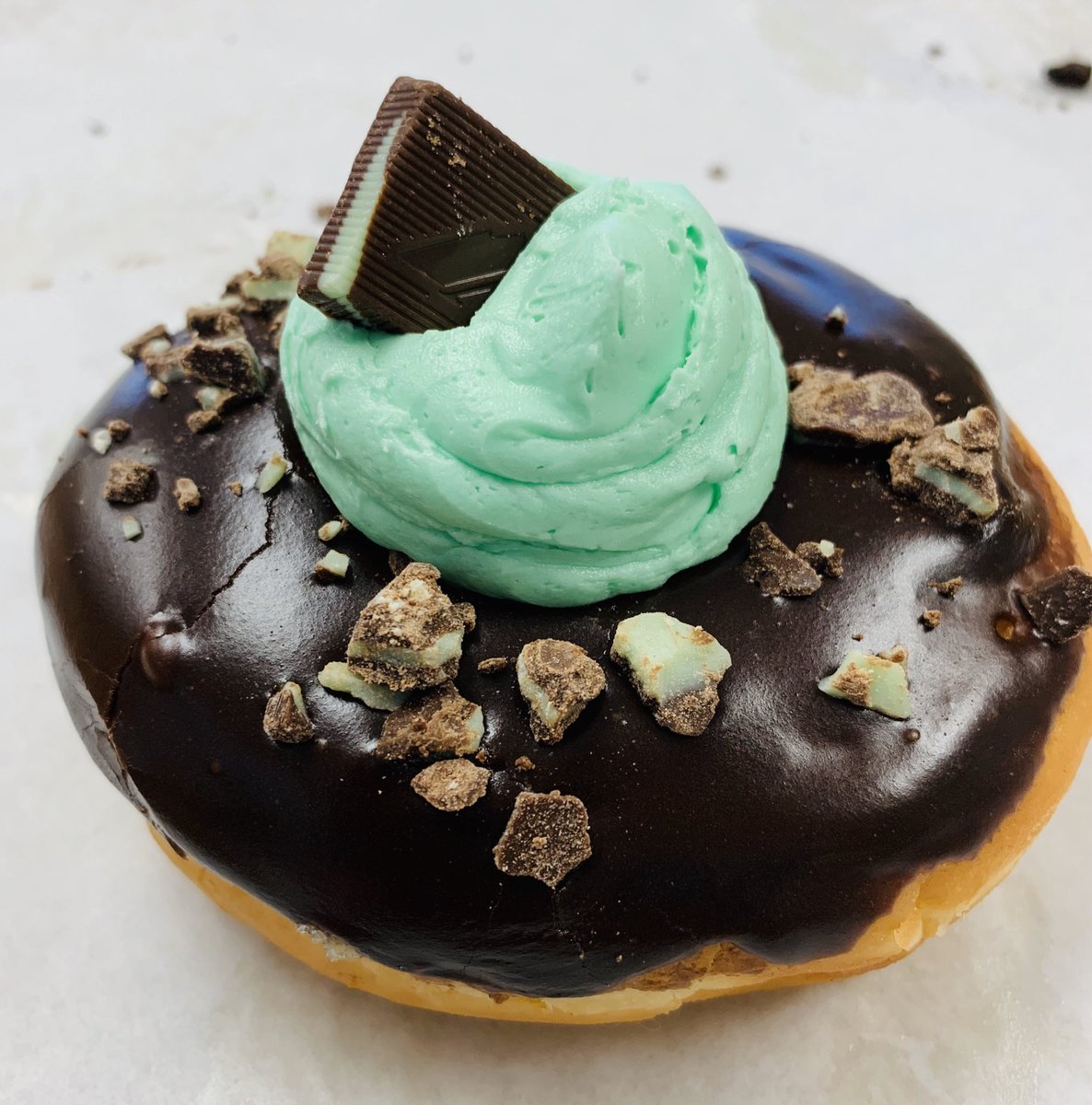 DoCoCL's tweet image. Rise and shine—it’s DONUT TIME! Shop open until noon! #southshoredonutco #clearlakeiowa