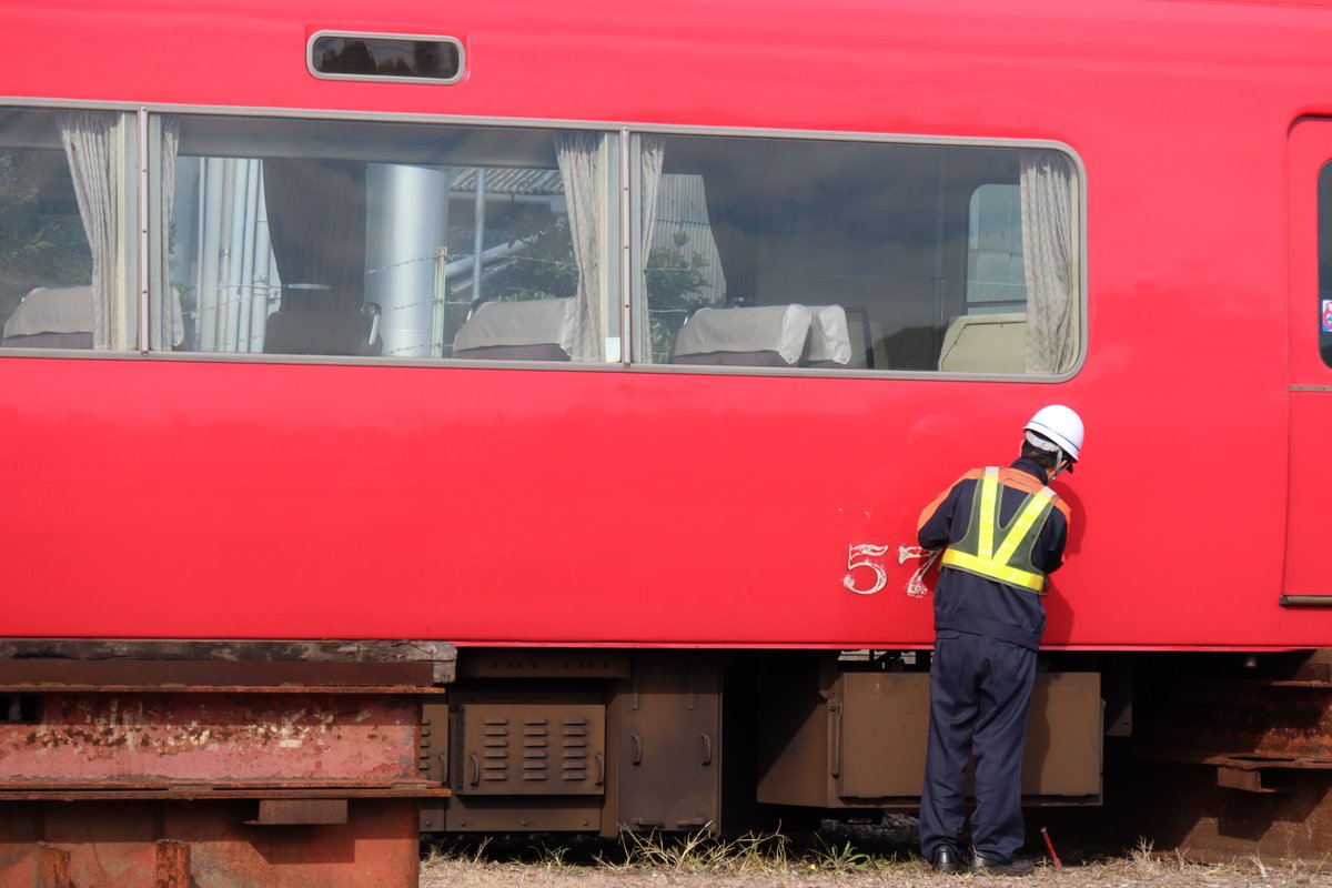 pano7000_'s tweet photo. #SR #名鉄 #5704F #5700系
2019.12.6 車号銘番が外されてしまった時、もう帰ろうと思いました。 https://t.co/LOSObMycrV