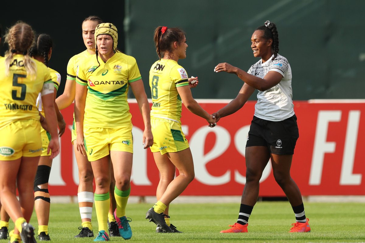 DHLRugby's tweet photo. 👏 What a great second day of women's rugby sevens in Dubai! 

The confirmed quarter-final draw: 

🇦🇺 Australi v Spain 🇪🇸
🇫🇷 France v Canada 🇨🇦
🇫🇯 Fiji v New Zealand 🇳🇿
🇺🇸 USA v Russia 🇷🇺

🤔 Who will be victorious tomorrow at the #Dubai7s? 

#DHLRugby https://t.co/VwTyiX2rro