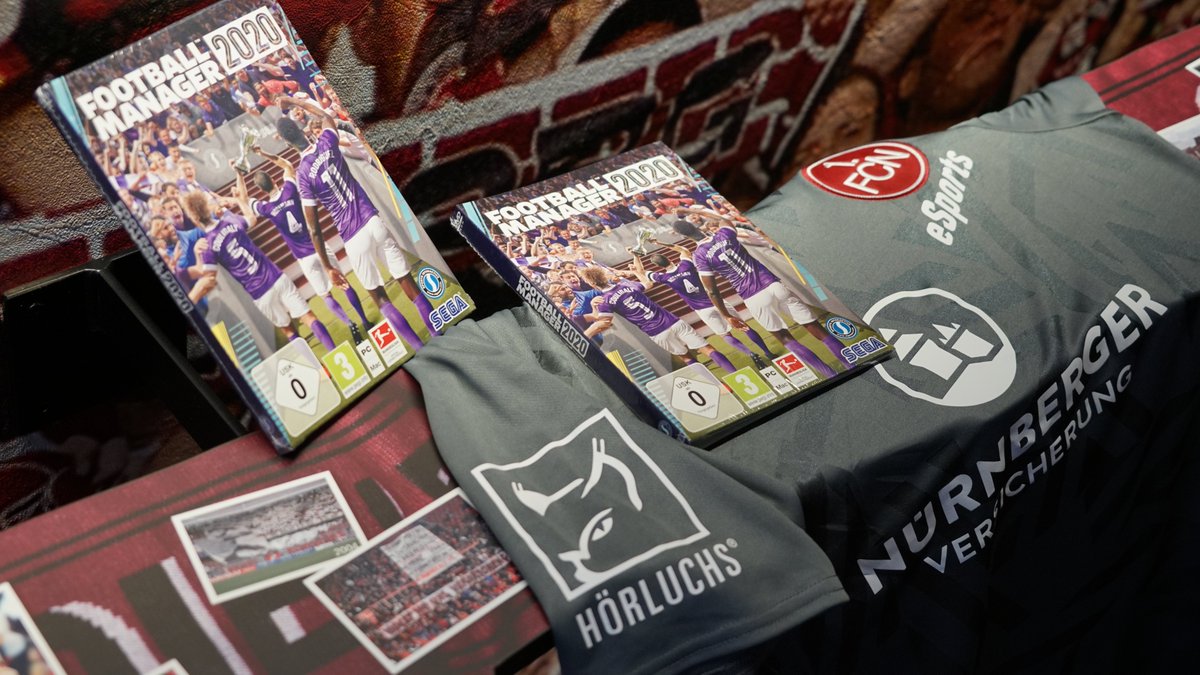 Der Nikolaus hat bei uns vorbeigeschaut und 2⃣ <a href="/fm_de/">Football Manager DE</a> dagelassen. Wir haben die Dinger von #Palikuca signieren lassen und hauen sie heute hier und auf Instagram raus! 🙌

Ihr kennt das Spiel:

🤝 <a href="/fcn_esports/">1. FC Nürnberg eSports</a> folgen
❤🔁 Post liken &amp; retweeten

Viel Erfolg!

#fcn | #FCNeSports