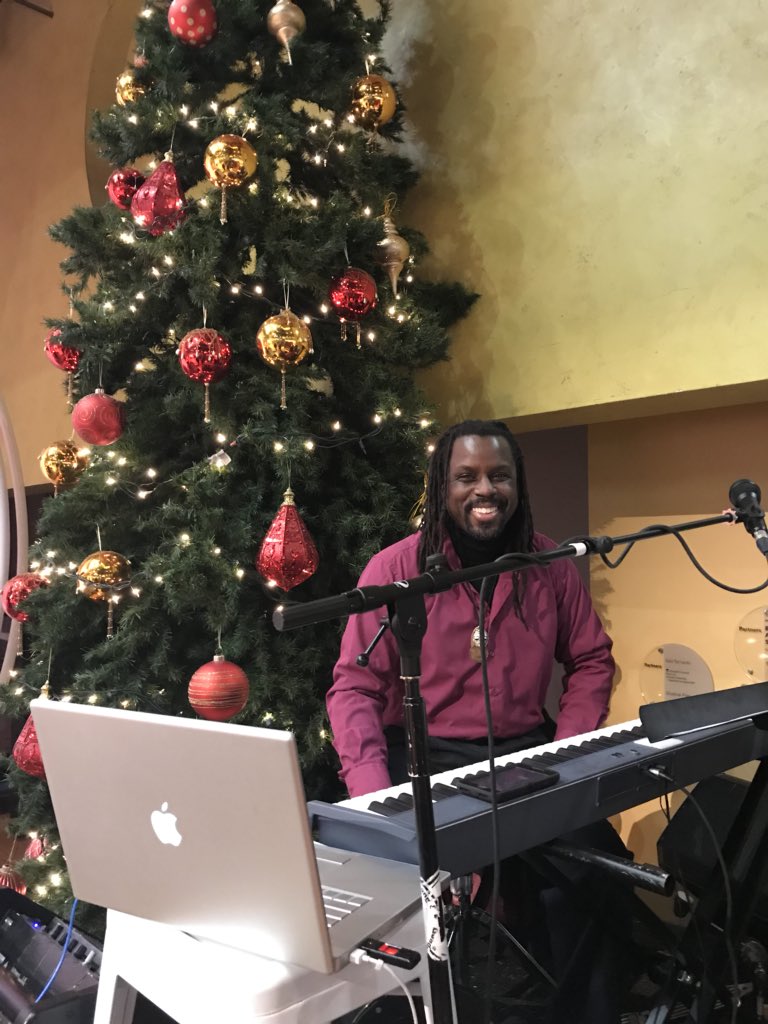 AnaRuthContrer3's tweet photo. Everyone is holly and jolly this morning at Sounds of the Season!!
Come join us and help support local food banks! @CBCKW891 @THEMUSEUM #CBCSOTSONT #CBCGIVES https://t.co/90DiqVzWB5