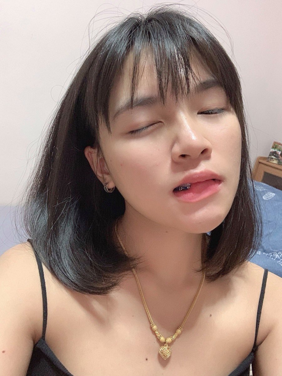 น้องหมวยอนุญาติแล้ว
จัดสิครับรออะไร กำลังเงี่ยนควยพอดี