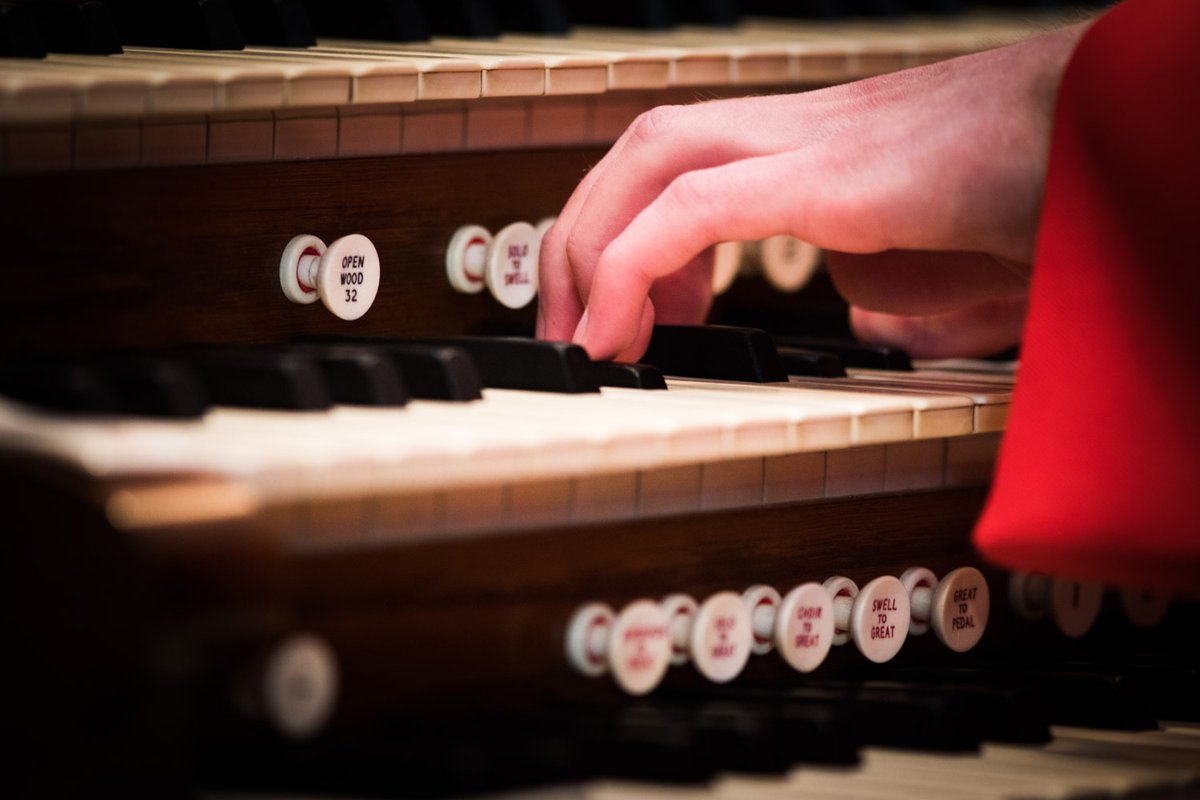 We're looking for our next Organ Scholar to start in September 2020. Apply by 12 noon on Monday 9th December and full details here: westminster-abbey.org/about-the-abbe… #organscholar