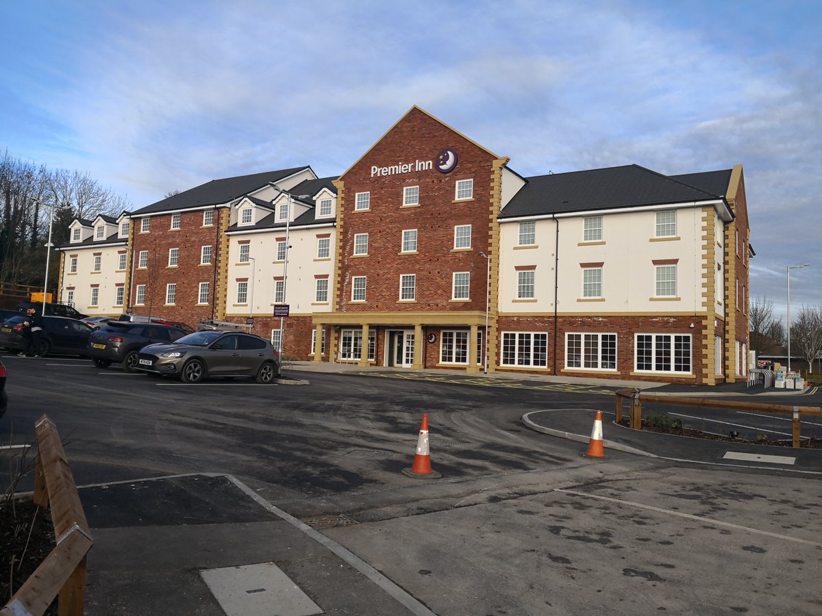 AET_Design's tweet photo. Premier Inn Marlborough now complete &amp; looking good. Well done all involved. https://t.co/OoEAkJeOOH