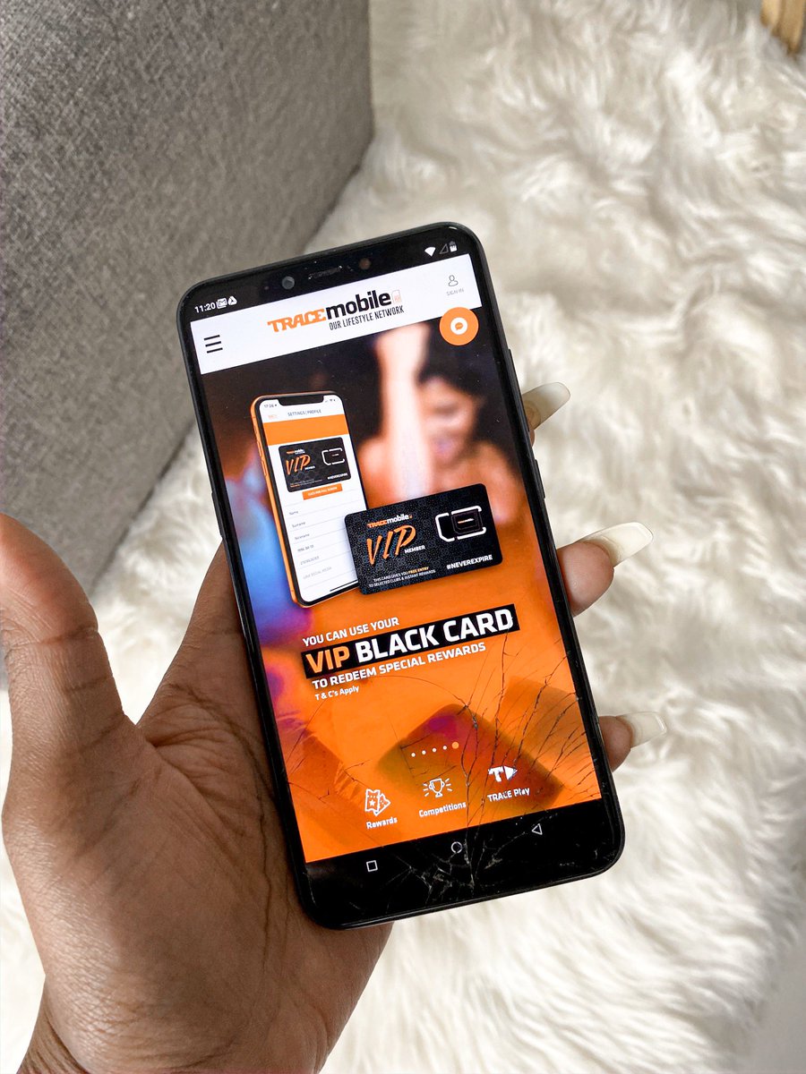 Cherry01_'s tweet image. and I won’t lie. I was only persuaded to try them cause I saw something about data and airtime that never expires... I mean, for obvious reasons! 
got the SIM card (read as VIP black card) and they went and to surprise me even more #TRACEMobile
