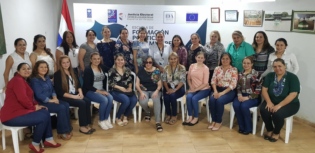 Genero_JE's tweet image. Marco Normativo y Sistema Político Paraguayo  fue el módulo desarrollado en la jornada de ayer a cargo de la abogada y politóloga Line Bareiro. 
#SevoslaProtagonista #MujeresLíderes #Caaguazú #Empoderamiento #FormaciónPolítica