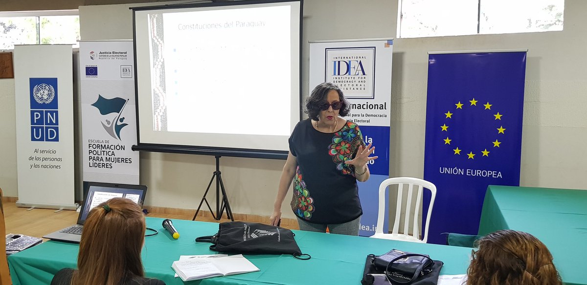 Genero_JE's tweet image. Marco Normativo y Sistema Político Paraguayo  fue el módulo desarrollado en la jornada de ayer a cargo de la abogada y politóloga Line Bareiro. 
#SevoslaProtagonista #MujeresLíderes #Caaguazú #Empoderamiento #FormaciónPolítica