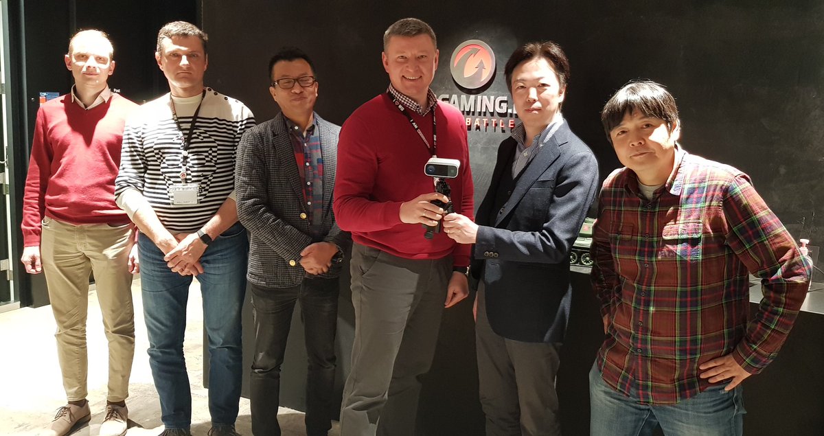 DSergeenko's tweet photo. Great company!
#Spatialcomputing, #MixedReality, #ComputerVision
#AzureKinect, #HoloLens2 https://t.co/aQahnaKhv6
