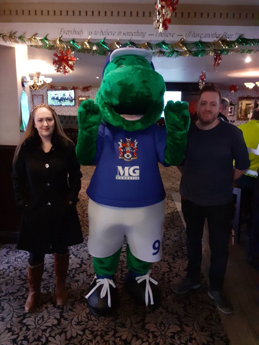Stalysaurus1's tweet image. The Lord Stamford pub in #Stalybridge seems a nice place, not sure I should have been behind the bar though! #MascotMatters