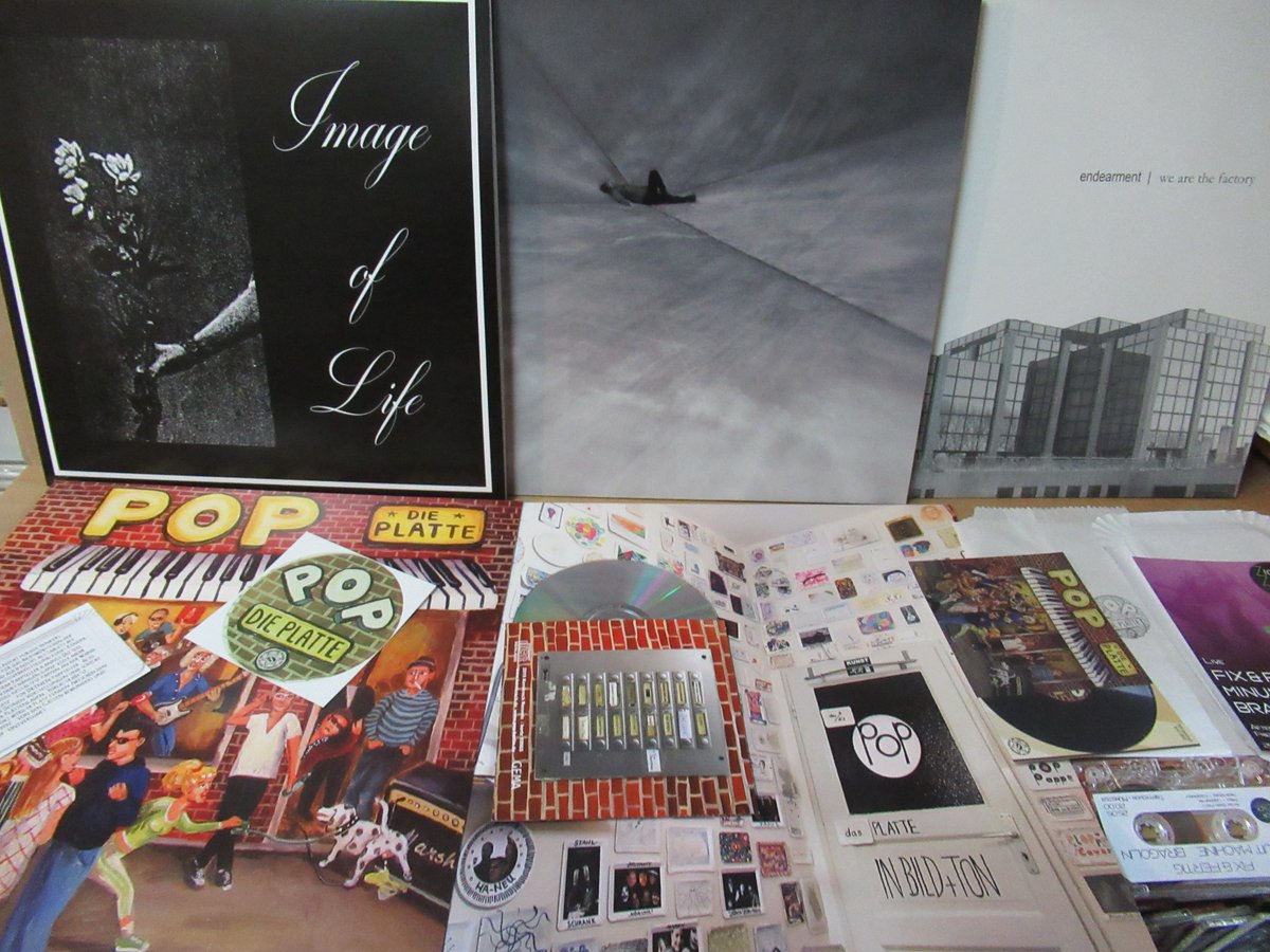 NEdSRECORDS's tweet photo. ミニマルシンセ系ドイツ #kernkrach からは #DerPlan のモーリツィオこと #PYROLATOR も参加した豪華LP+CD+アート付き等々ドイツ・シンセ・ファンには堪らない魅力でしょうね、ここに継承有。今回激レア盤も出てますが多分事前予約でしか買えません悪しからず。 https://t.co/WkWZ5g2MnE