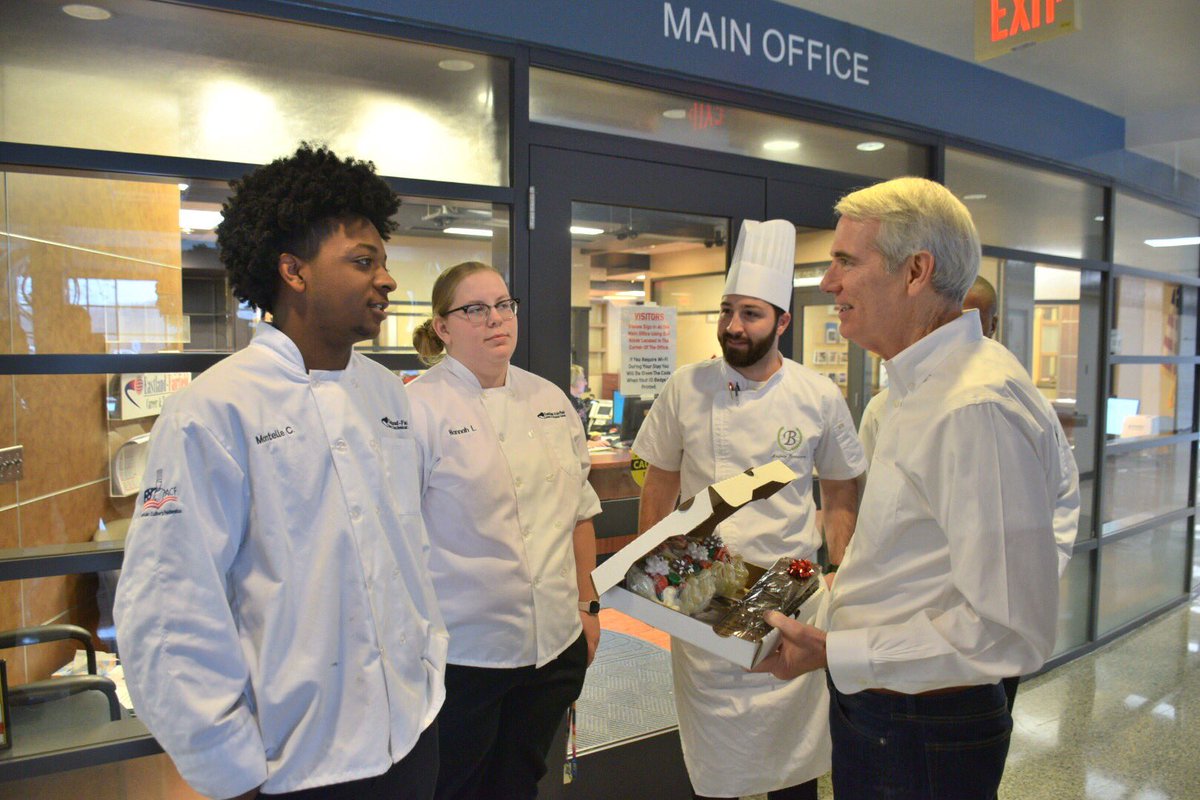 robportmanOH's tweet photo. I enjoyed my visit at Fairfield Career Center (@ECFTS) &amp; the productive discussion with the school’s leadership team as well as with local business leaders about how best to ensure Ohioans get the skills training they need to succeed in the #jobs available today. #JOBSAct https://t.co/RgasJCiCXm