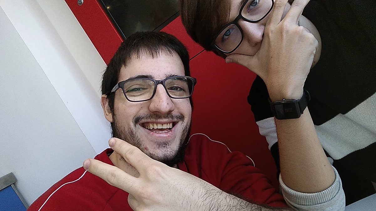 Suepx_25's tweet photo. Aquí con @LordMichael100 el mejor trapero de la historia, una gran persona y super humilde a pesar de la fama, sigue así!!! #SecondTrack🎤 https://t.co/1xll1YzzuL