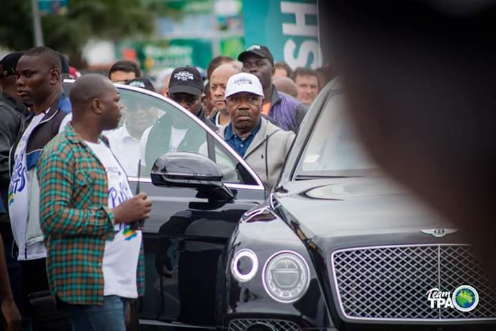 Le regard de mon Président quand il est en colère avec les petits là.