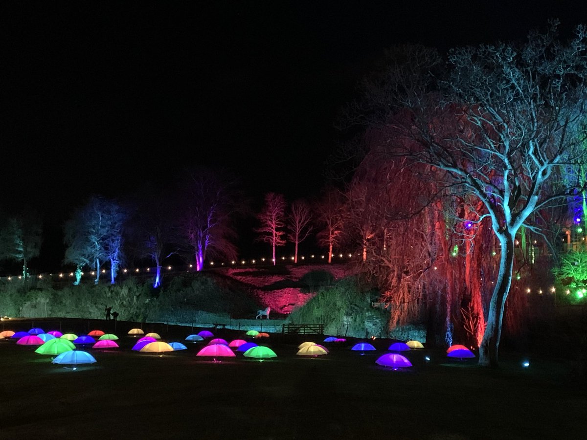 ramiokasha's tweet photo. Thank you to all the lovely people at #Dalkeith Country Park #spectacleoflight for helping ⁦@supportCHAS keep the joy alive⁩. Really amazing to visit - opens tomorrow. https://t.co/3kqsm5tXg7