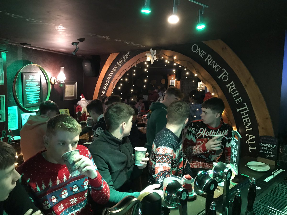 OstiumFohh's tweet photo. Thanks to The Sem Transition year students for calling in for hot chocolates &amp; Cakes at  breakfast time on their Charity Xmas Jumper day out @theshirekillar1 #thesem #theshire #killarney #xmasjumper #charity https://t.co/tU3t3JaBDE