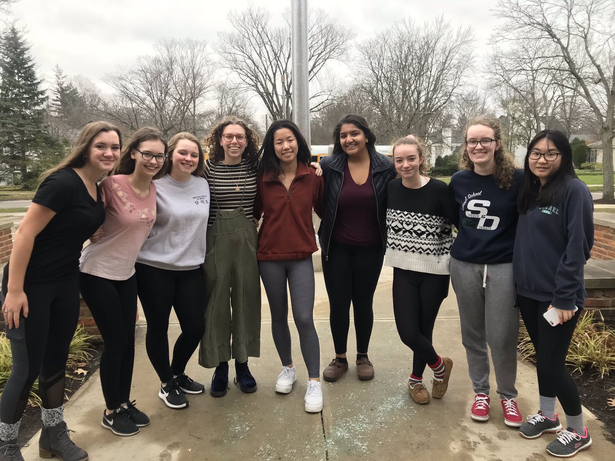 LS4G4N6's tweet photo. Our group of 9 juniors and seniors are on their way to compete at the George Mason University Patriot Games Classic! #gogators #ls4g @LaurelSchool #gmupatriotgames https://t.co/TO6Lp5GYlN