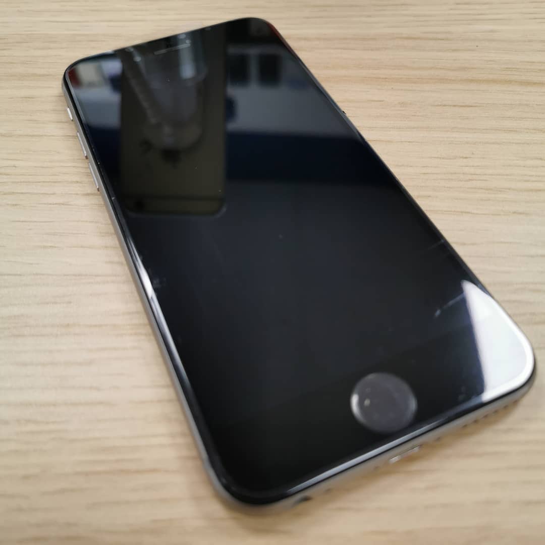 hexagone_mobile's tweet photo. Réparation d'écran pour iPhone 6S effectuée dans votre magasin Hexagone Mobile à Aix en Provence. https://t.co/GjdpVoKnAD