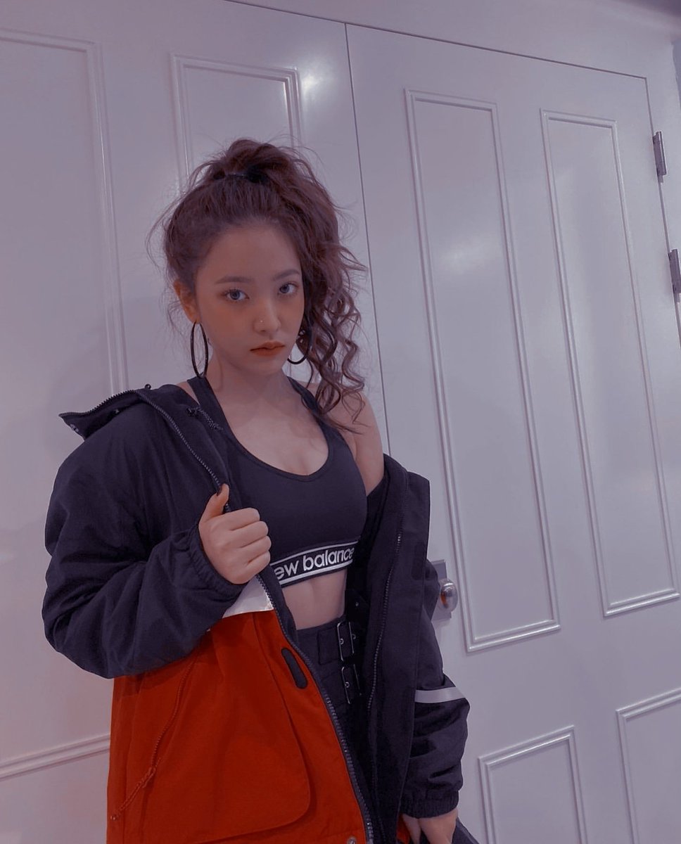 yeridaisies's tweet photo. ⠀

              ⦅   ﹫ 𝐲𝐞𝐫𝐢𝐦𝐢𝐞 ' s  ⦆─ 凱蒂𝙪𝙥𝙙𝙖𝙩𝙚. ໑ Luvie, Yeri sizin için ne planlıyor? Minik tahminleriniz oluşmuş olabilir. Doğru tahmini olanlar bile var ama sessizliğimi korumalıyım. https://t.co/mxygomEdNX