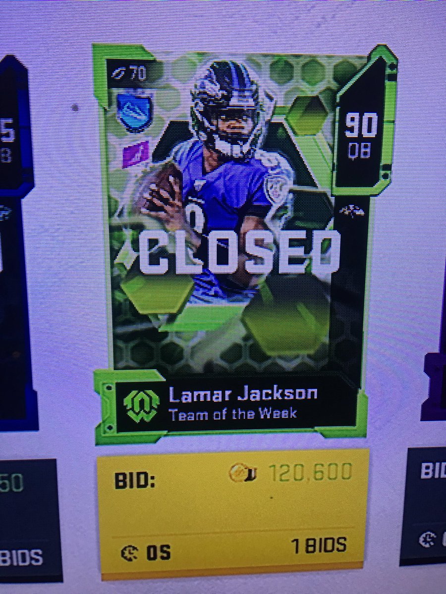 ZDarnell52's tweet photo. @Gutfoxx sniped 90 Lamar for a decent price but I’m having trouble deciding if I should sell him and take my profits or use him with escape artist.  My other qb is 90 mahomes btw https://t.co/YlShGF8eEu