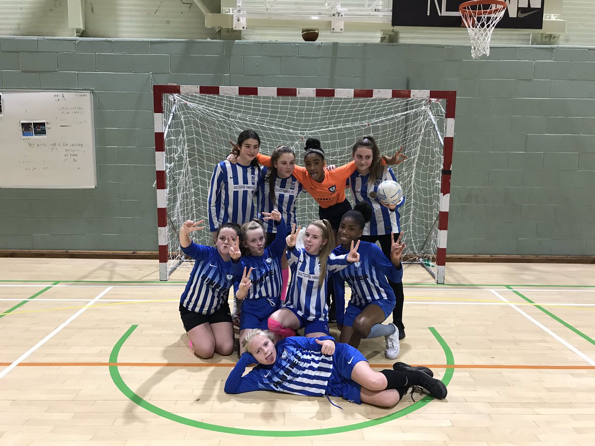 SportStudioWes1's tweet photo. Really proud of the Y8 girls tonight in their latest round of Futsal fixtures at Benfield School. They have improved so much. ⚽️ https://t.co/qDk1qHvwy0