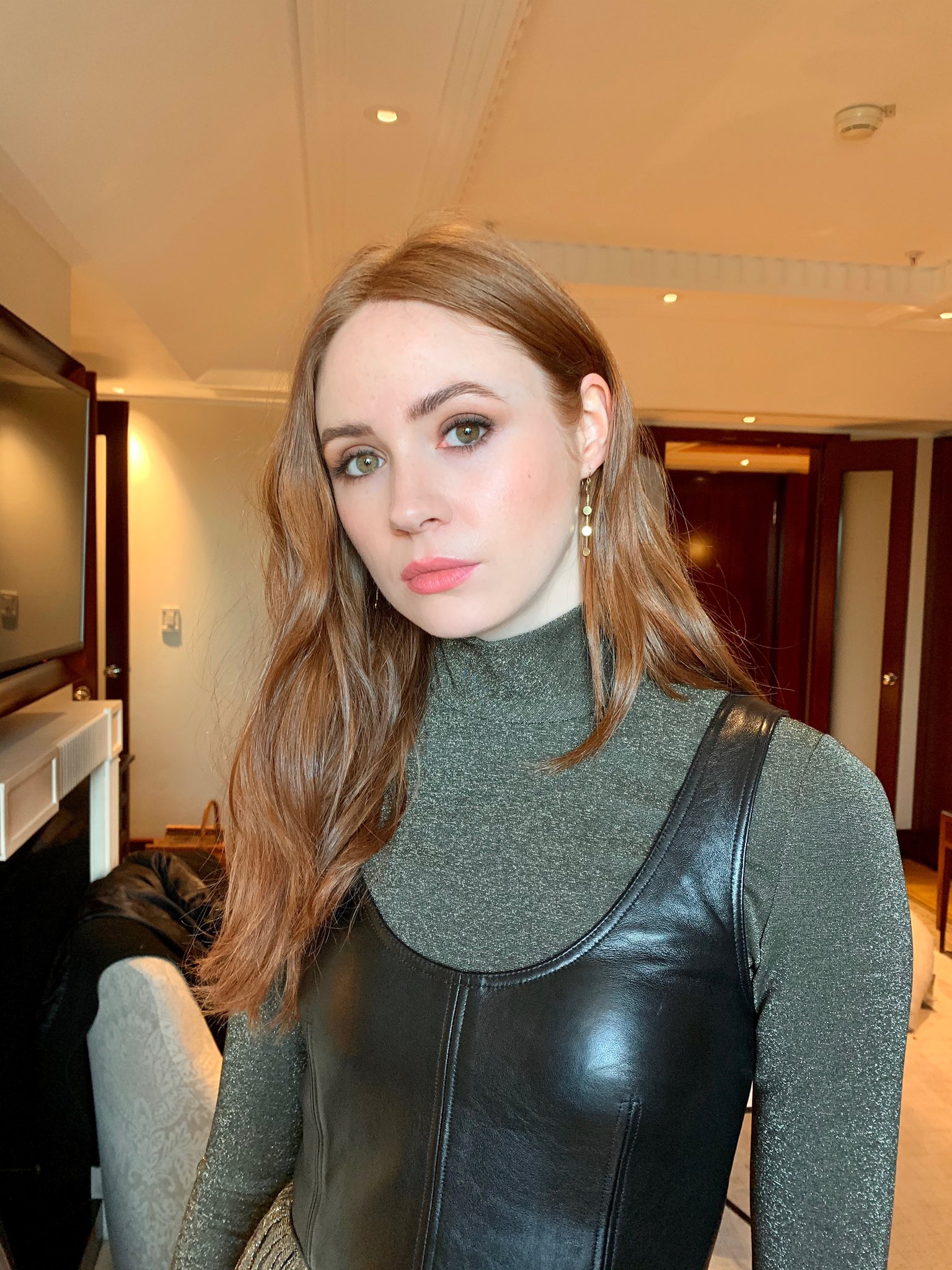 ELH5M6DWoAIahia?format=jpg&name=4096x409