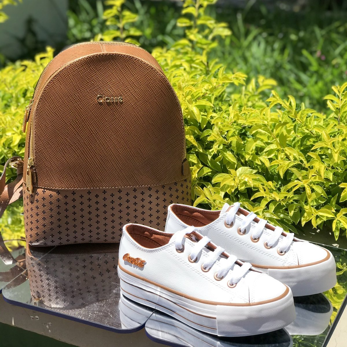 Lojas Perfil Combinacao Super Charmosa De Cores E Um Shape Super Moderno Com Essa Colecao De Cores Dos Tenis Coca Cola E Bolsas Da Wj Acessorios E Classe Couro Lojas Perfil Combinacao Super Charmosa De Cores E Um Shape Super Moderno Com Essa Colecao De Cores Dos Tenis Coca Cola E Bolsas Da Wj Acessorios E Classe Couro