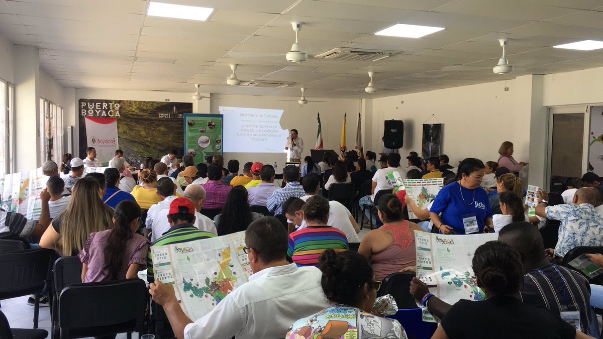 SecTurismoBoy's tweet photo. @JiclyMutisIsaza En Puerto Boyacá con un auditorio lleno, nos encontramos gobierno nacional, departamental y locales, actores público-privados de la región, en el taller de ordenanza de corredor turístico de Occidente, construyendo prospectiva y pensando territorio. https://t.co/LAMVCJvCl1