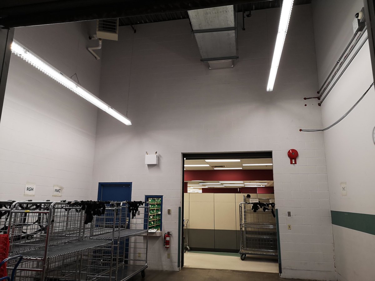 Switch_Lighting's tweet image. We replaced 550 fluorescent tubes with LED, at a Calgary warehouse. Their lifetime power cost savings was $110,400.00!! Our financing option allows them to use their energy savings to pay for the lights, and they'll do so in just 1.3 years! #MakeTheSwitch #LoveYourLight #LEDTubes