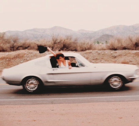 ❛ᴡᴇ'ʀᴇ ᴜɴsᴛᴏᴘᴘᴀʙʟᴇ, ᴡᴇ ᴀʀᴇ ʟɪᴋᴇ ғʀᴇᴀᴋɪɴɢ sᴜᴘᴇʀʜᴇʀᴏs!❜

❏ Hermano de "Bonnie"
❏ Nombre y FC a elección
❏ Carterista y ex-piloto de carreras
❏ Irlandés

                       ↷ʀᴛ?