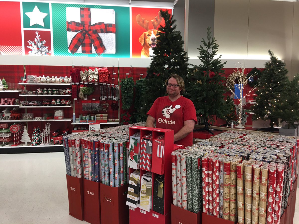 j4zellers's tweet image. Super proud of my seasonal DBO, Kyle- check out that brand and his attention to getting liabilities out before the 26th!  Thank you Kyle for keeping it easy for the guest to find all of their holiday needs!  @RicaDevas @palayeva