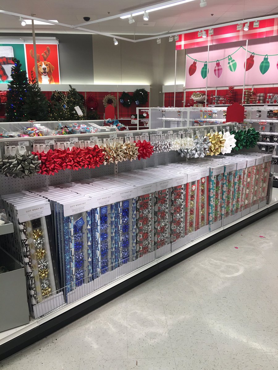 j4zellers's tweet image. Super proud of my seasonal DBO, Kyle- check out that brand and his attention to getting liabilities out before the 26th!  Thank you Kyle for keeping it easy for the guest to find all of their holiday needs!  @RicaDevas @palayeva