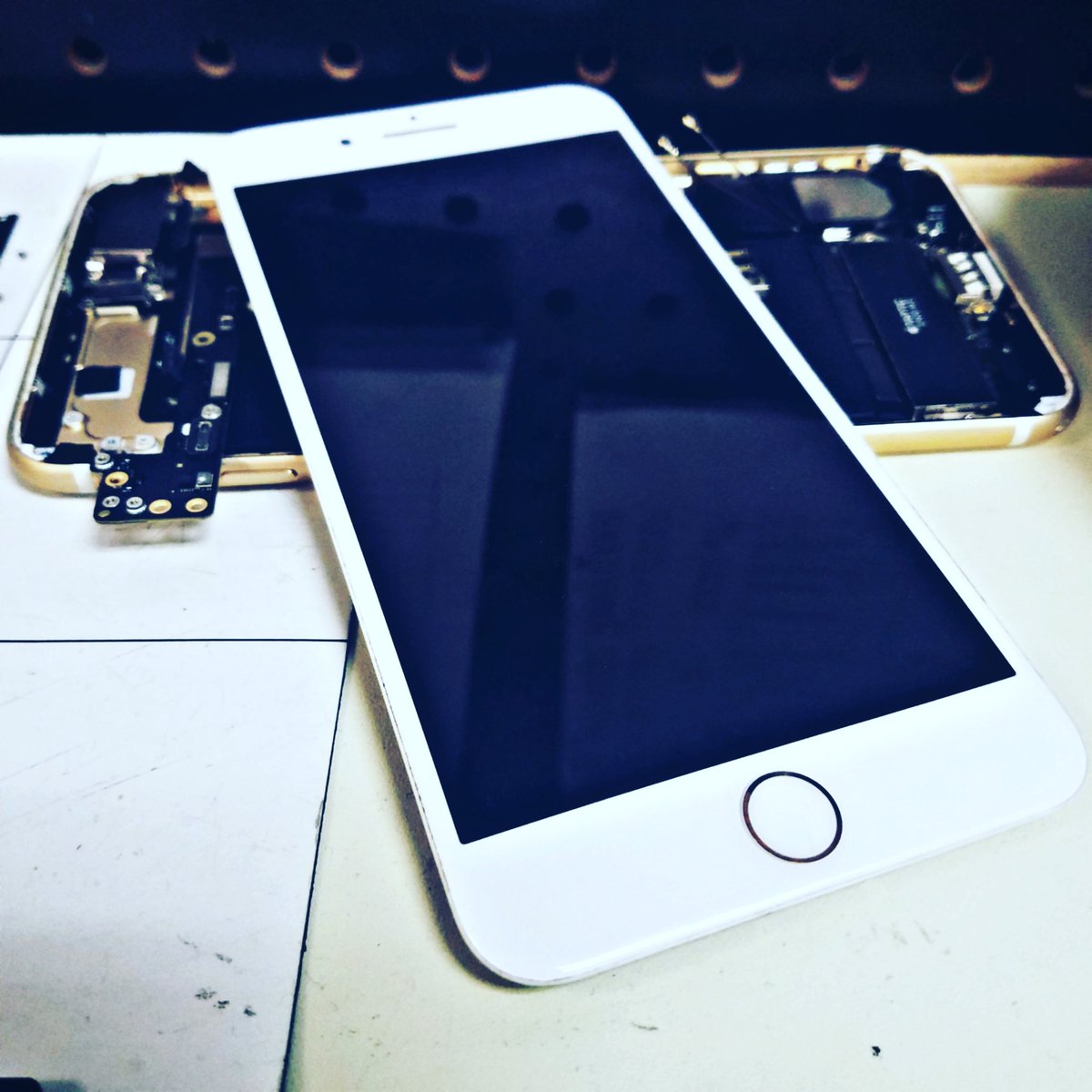 Love2fix916's tweet image. Everyone has those mornings where  you&apos;re dropping everything. Dropped my phone early and getting it fixed. Whew. Get help from trusted techs. #love2fix #technology #tech #apple #iPhone #phones #OOPSIE
