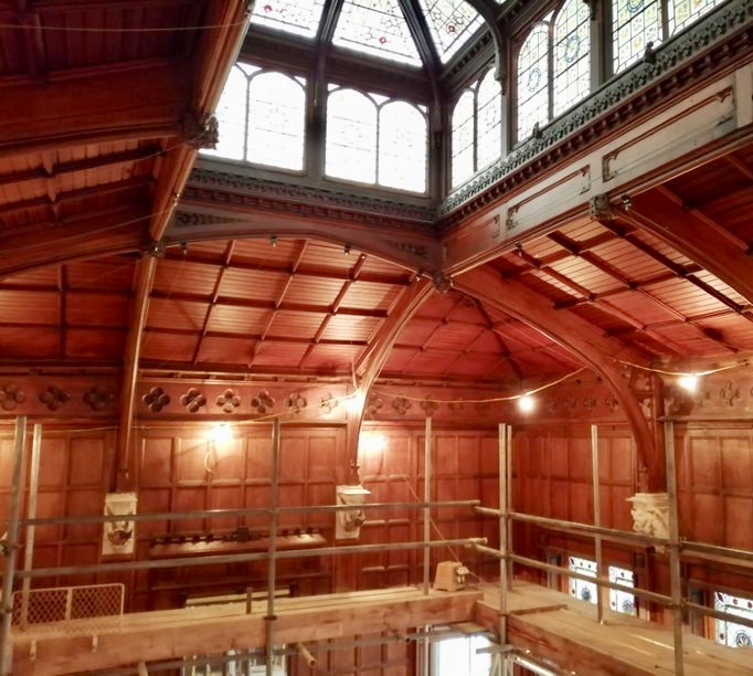 #FridayFeeling We wanted to share this amazing photo of the detailed conservation and restoration work on the original oak panelling in the Grade II Listed billiards room at #KearsneyAbbey <a href="/HeritageFundL_S/">The National Lottery Heritage Fund London & South</a> <a href="/HeritageFundUK/">The National Lottery Heritage Fund</a> <a href="/CCL_Canterbury/">Coombs</a> <a href="/DannattJohnson/">DJArchitects</a> <a href="/AllenScott_Ltd/">Allen Scott</a>