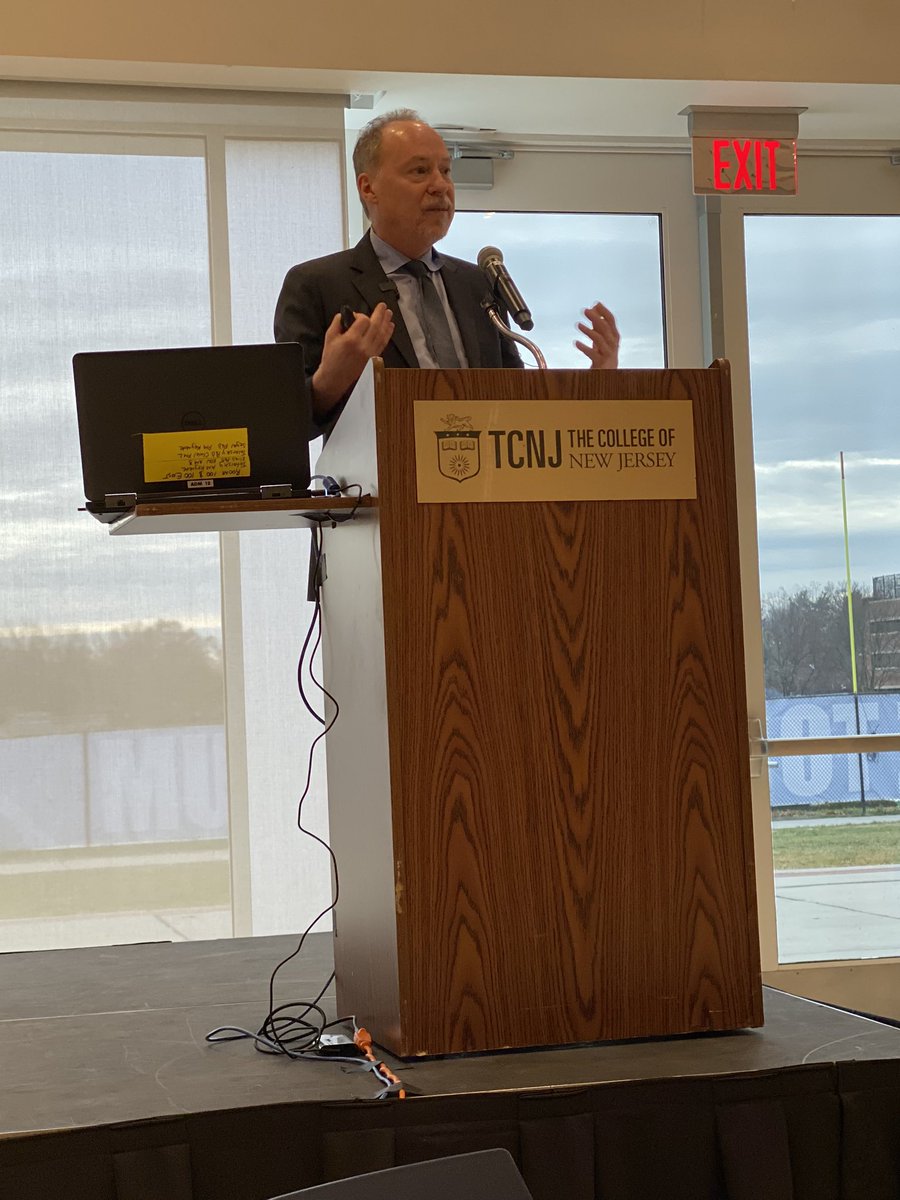 DeniseHien's tweet photo. At wonderful talk on harm reductionhien by @AndrewTatarsky at the Center for Great Expectations Trauma conference. Addiction and trauma have a multiplicity of meanings to a person in their recovery #traumaatthecore #buildingresiliency @Rutgers_CAS @RutgersGSAPP @CFOL_NYC https://t.co/6R1J5rjK2E