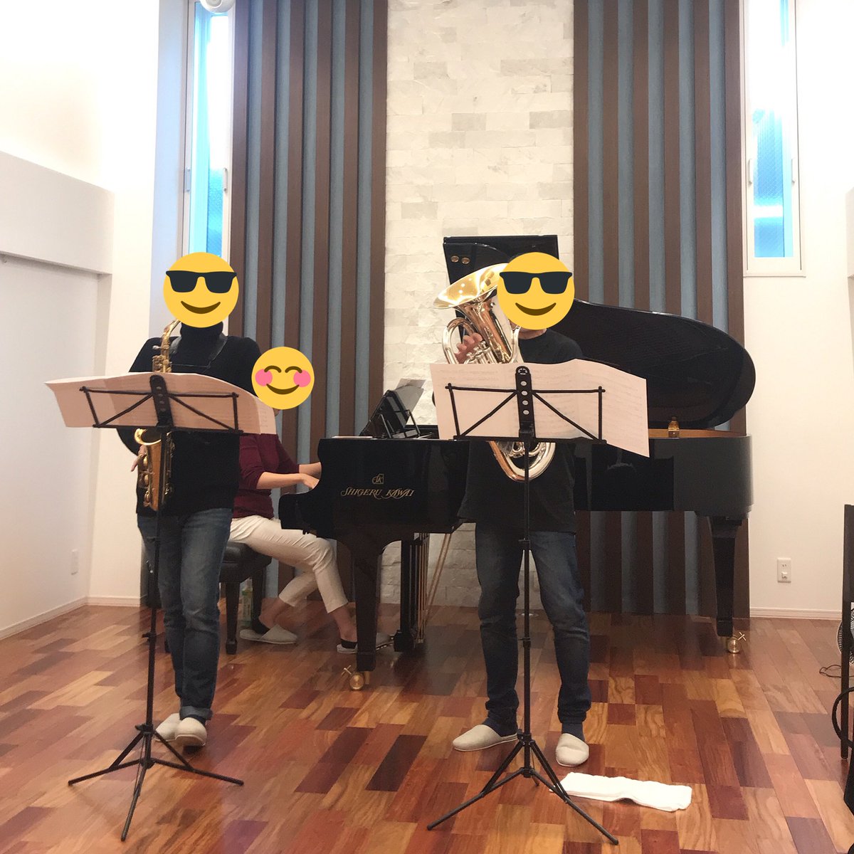 OtokotoSc's tweet photo. レコーディング2日目。
アドルフサックスが知ったら喜ぶであろうサクソフォンとユーフォニアムのアンサンブル、そして若き新鋭なフルートカルテット！
楽しいひとときでした♪

#荻窪 #杉並区
#オトコト #LMC
#ルミネ荻窪 #クリスマス https://t.co/pqTXH1ymHx