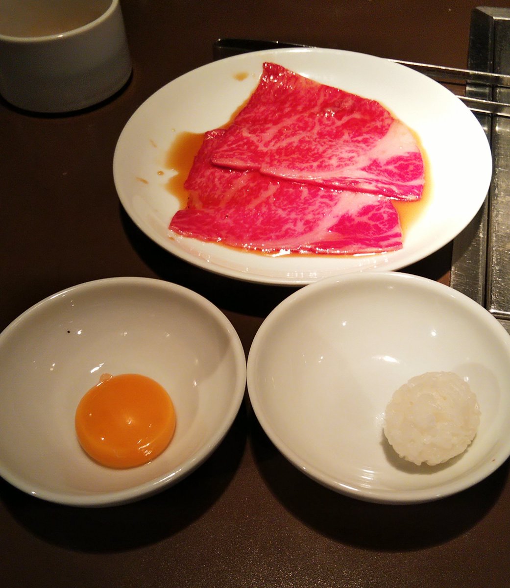 Freddie_0906's tweet photo. 焼肉、大好き💞
色々楽しめるコースにしてみた😋
どれも美味しかったけど、量が多くて〆の冷麺はトマトがやっとww🍅
お肉に集中したい派🐮
#BeefKitchen https://t.co/qL9ySThKbL