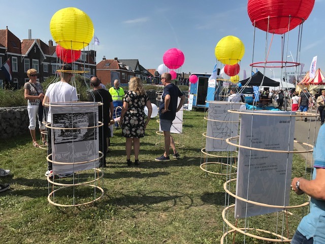 Weten jullie nog? Tijdens de herdenking van de Slag om de Schelde in Terneuzen werd de expositie Message in a Bottle geopend.  De tentoonstelling  is nu -tot de kerstvakantie- te zien bij Scalda (de locatie aan de Ravensteijnweg 1 in Middelburg). scalda.nl/nieuws/gedicht…