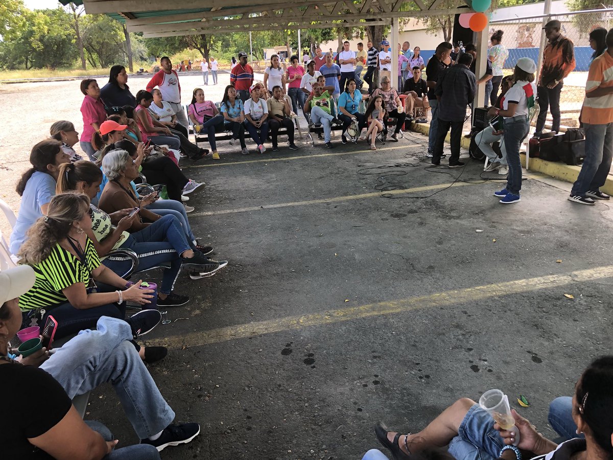 IvsshjavAragua's tweet photo. #31Aniversario Así se desarrolla celebración del Hospital José Antonio Vargas de #Aragua @NicolasMaduro @magallyvina @RMarcoTorres @regulolacruz https://t.co/fdlZmjVtsN